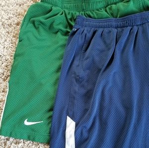 Mens large Nike dri-fit athletic shorts.